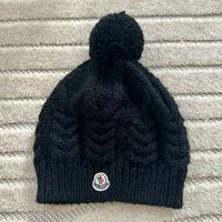 Original Moncler Mütze mit Bommel