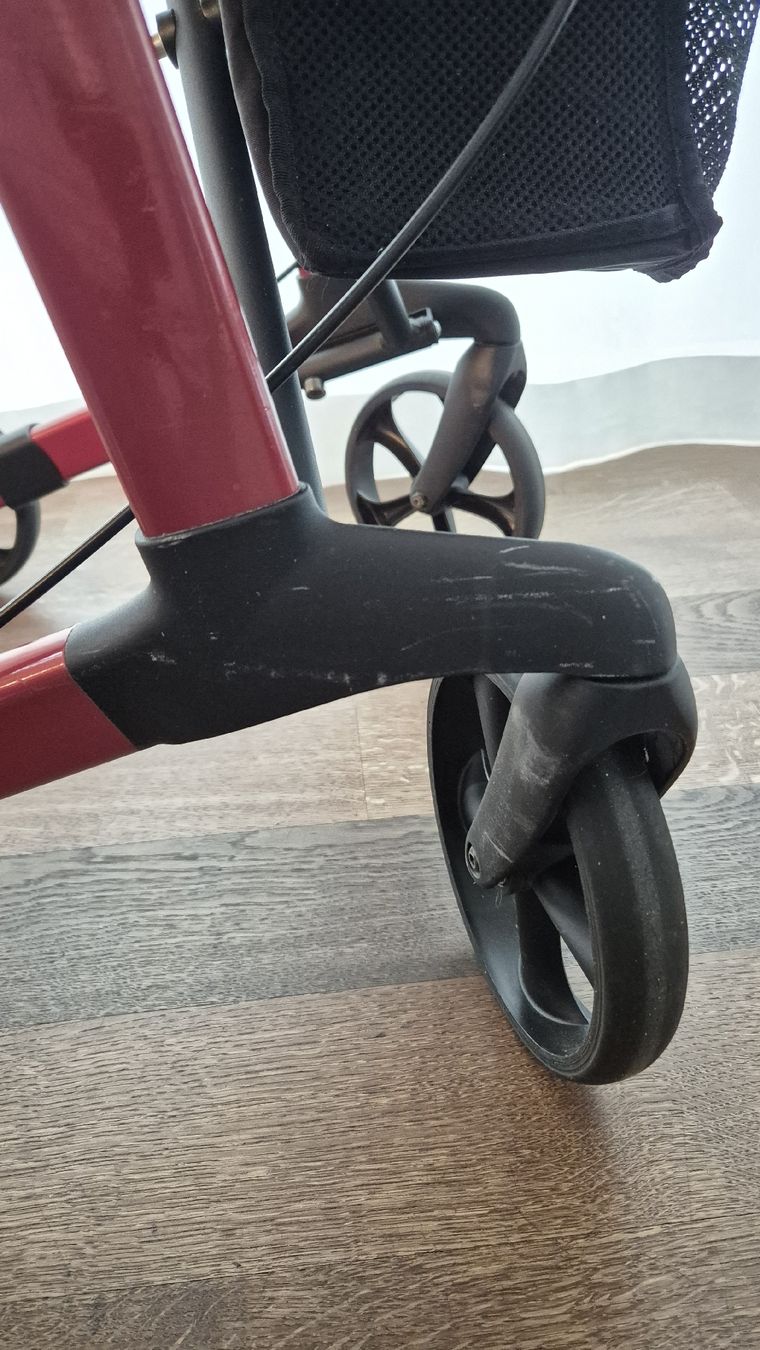 Ausili per la deambulazione: Rollator Rehasense Router Leichtgewichtrollator – Usato da Bottmingen venduto da csc11 1