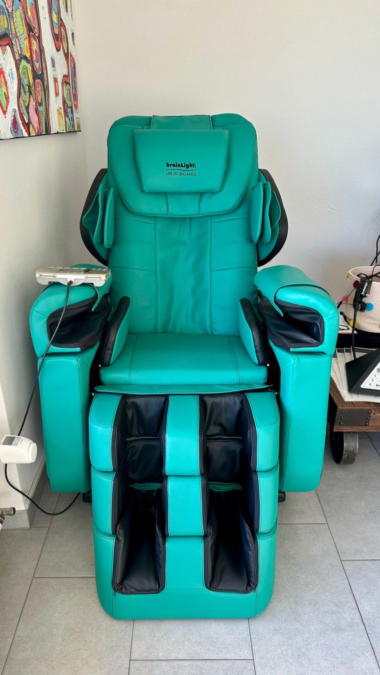 Poltrone: BrainLight 4D-Shiatsu Massagesessel Zenesse – Usato da Kreuzlingen venduto da eszanza 2