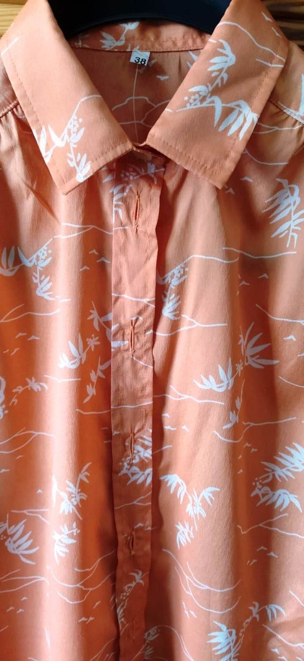 Camicette: Bluse aus 100% Polyester - Grösse 38 - – Nuovo (secondo la descrizione) da Zürich venduto da -italo- 2