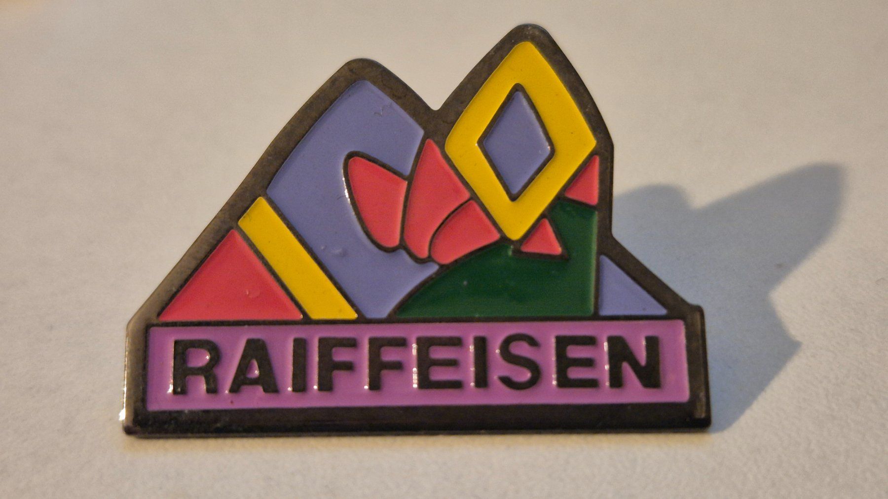 Placchette & Badge: alter RAIFFEISEN aus den 90er      -     Pin – Usato da Niederweningen venduto da Obson