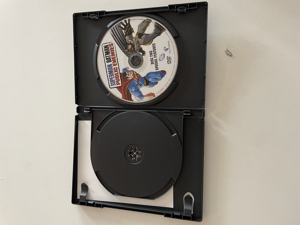 Tutti i DVDs: Superman Batman Public Enemies / DVD Englisch – Usato da Zürich venduto da Bomboo 3