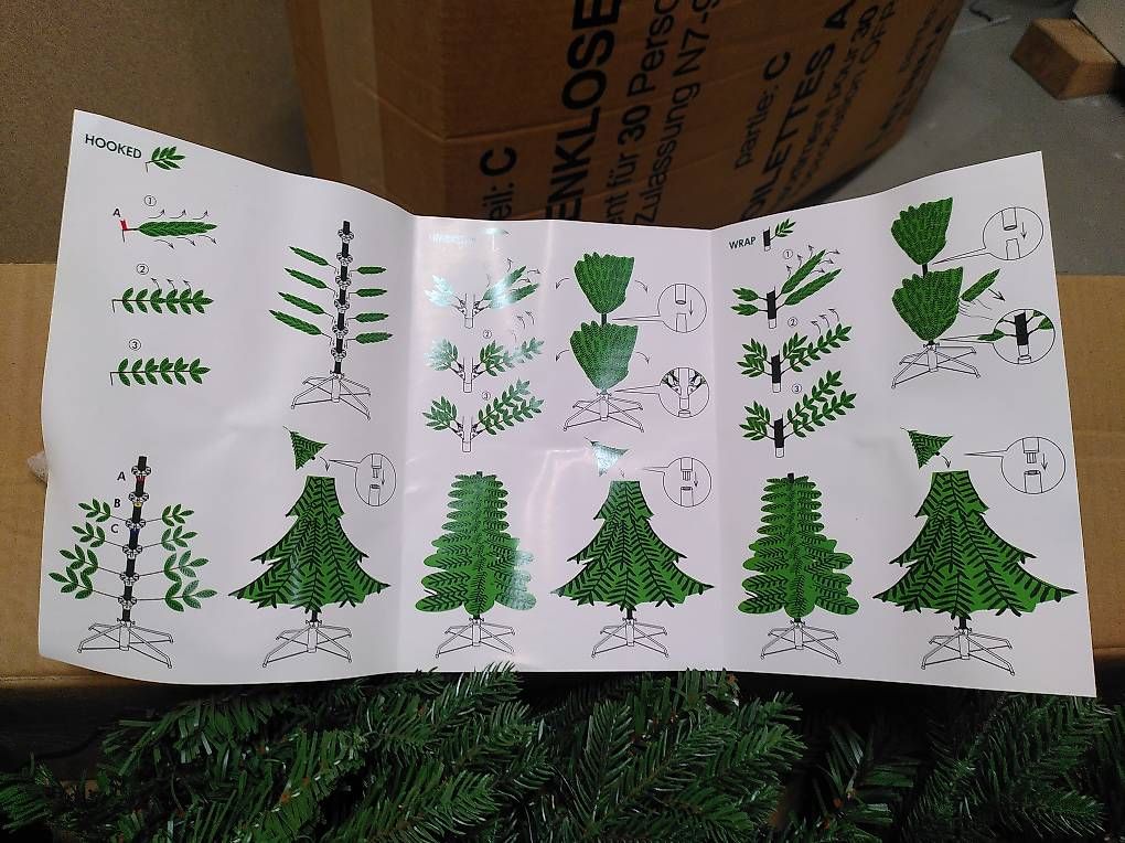 Tutte le decorazioni: Künstlicher Weihnachtsbaum  – Usato da Oberengstringen venduto da ruby_a 3