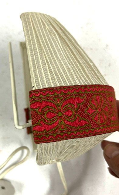 Lampade: Kleine Wandlampe mit Bastband – Usato da Zürich venduto da gigimai67 2