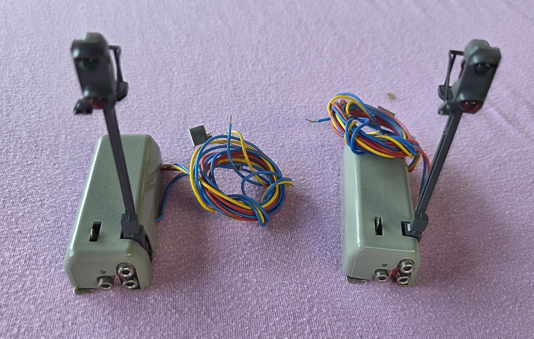 Märklin Modelleisenbahnen: 2x Märklin H0 Signale elektrisch – Gebraucht aus Klingnau von Groofty69