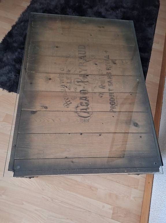 Tables: Couchtisch  – D'occasion à Schaffhausen par dia_d6zy 1