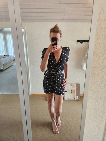 THE KOOPLES Paris Kleid – Schwarz Weiss Polka Dots mit Gürte