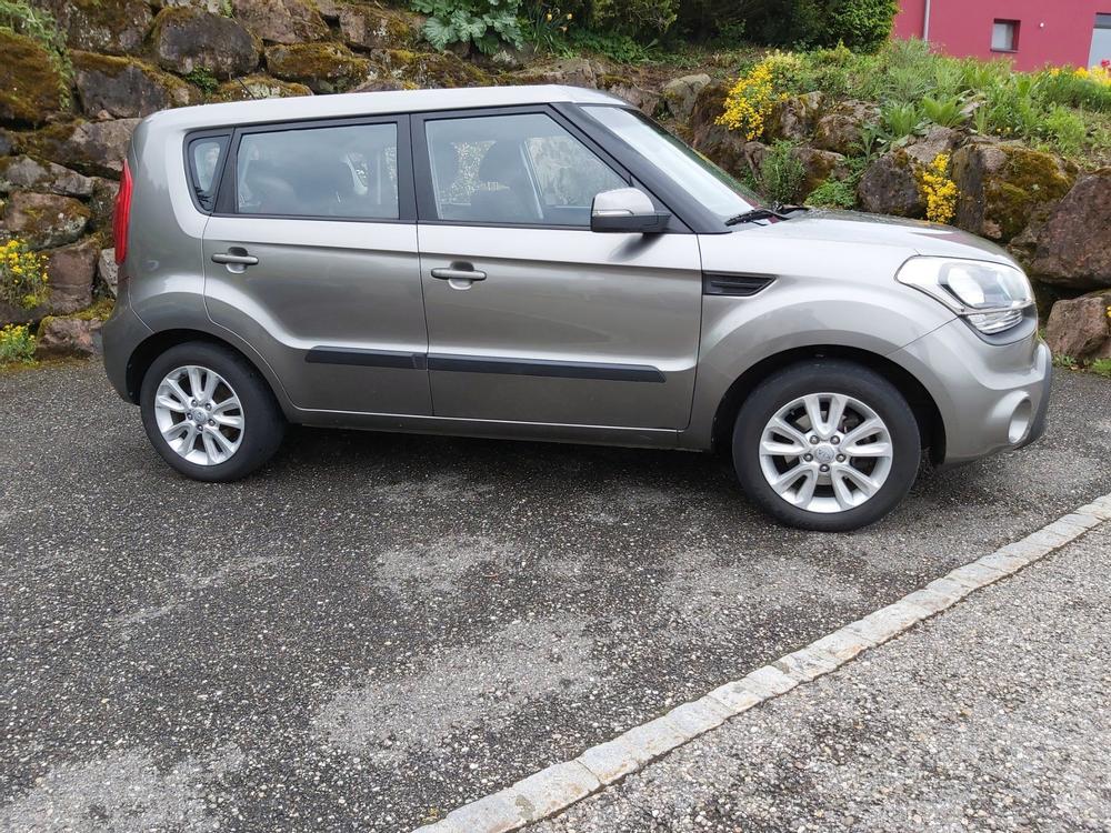 KIA Soul (JG 2014) ab MFK, neue Bremsscheiben + Sommerpneus