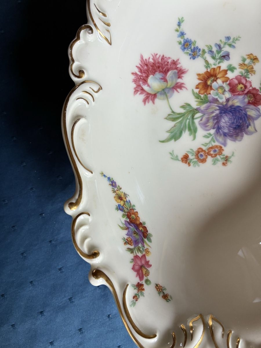 Seltmann Schalen: Seltmann - Fussschale oval mit Blumendekor  – Gebraucht aus Dornach von Rosengarten 5