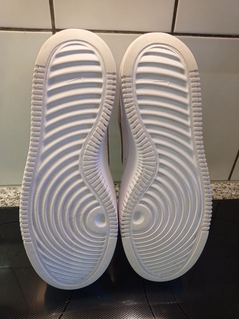 Nike Scarpe da donna: Nike Court Vision Alta Grösse 40.5 – Usato da Lützelflüh-Goldbach venduto da Knuesi0 5