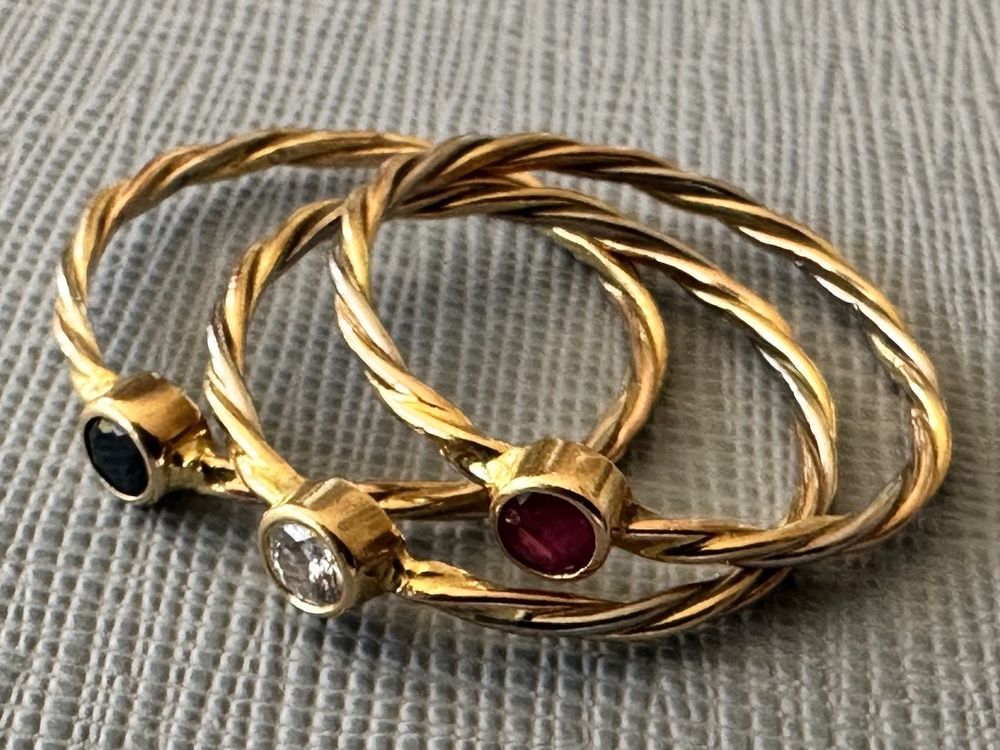 Cartier twist clearance ring