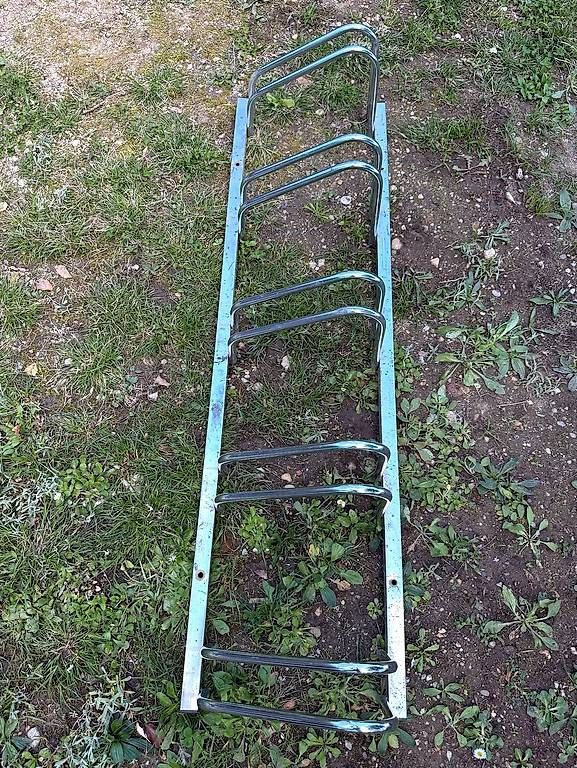 Cavalletti per biciclette: Râtelier / Support vélo pour 5 pcs – Usato da Chez-le-Bart venduto da prejal