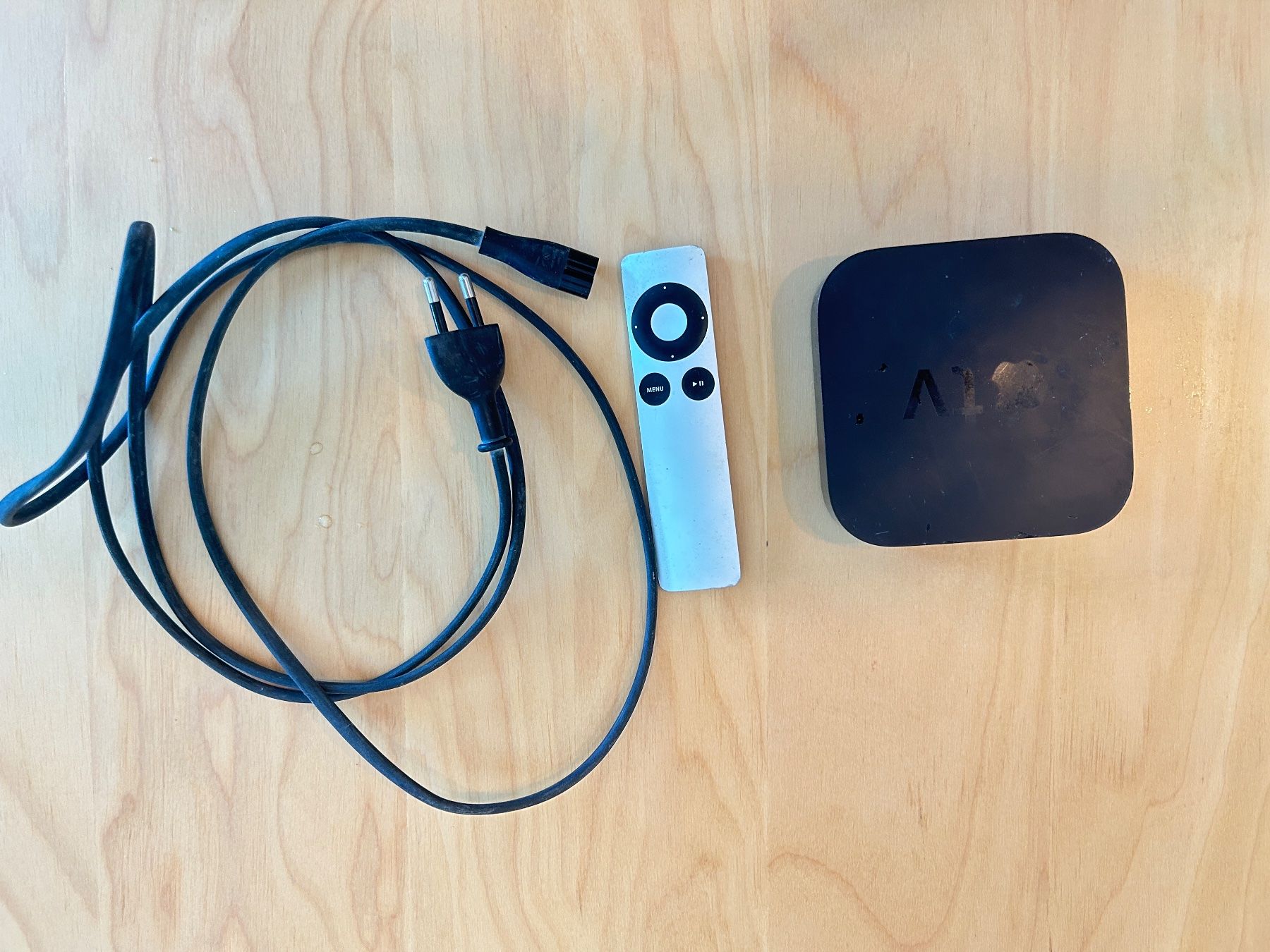 Apple Lettore multimediale & Streamer: Apple TV 3. Gen (2011) – Usato da Balsthal venduto da Floeguh