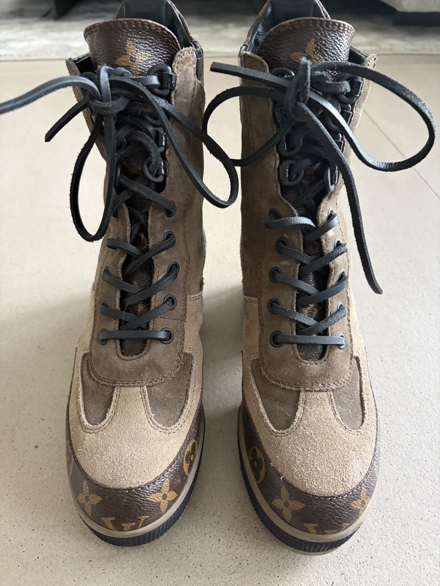 Louis Vuitton Scarpe da donna: Louis Vuitton Laureate boots – Nuovo (secondo la descrizione) da Cologny venduto da sab_xh7v