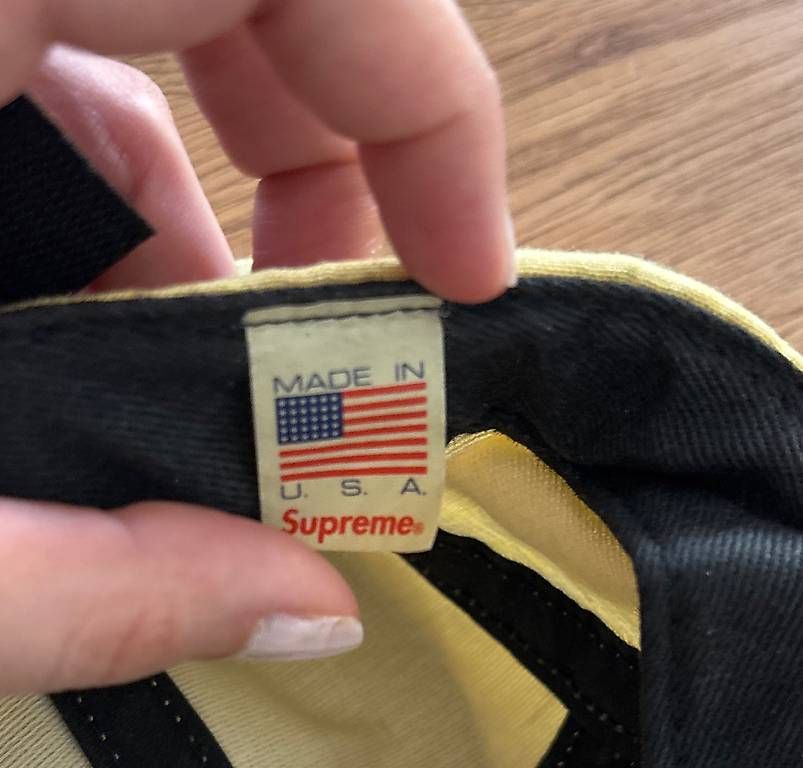 Chapeaux, bonnets & casquettes: Supreme Caps – D'occasion à Ennetbaden par julija. 3