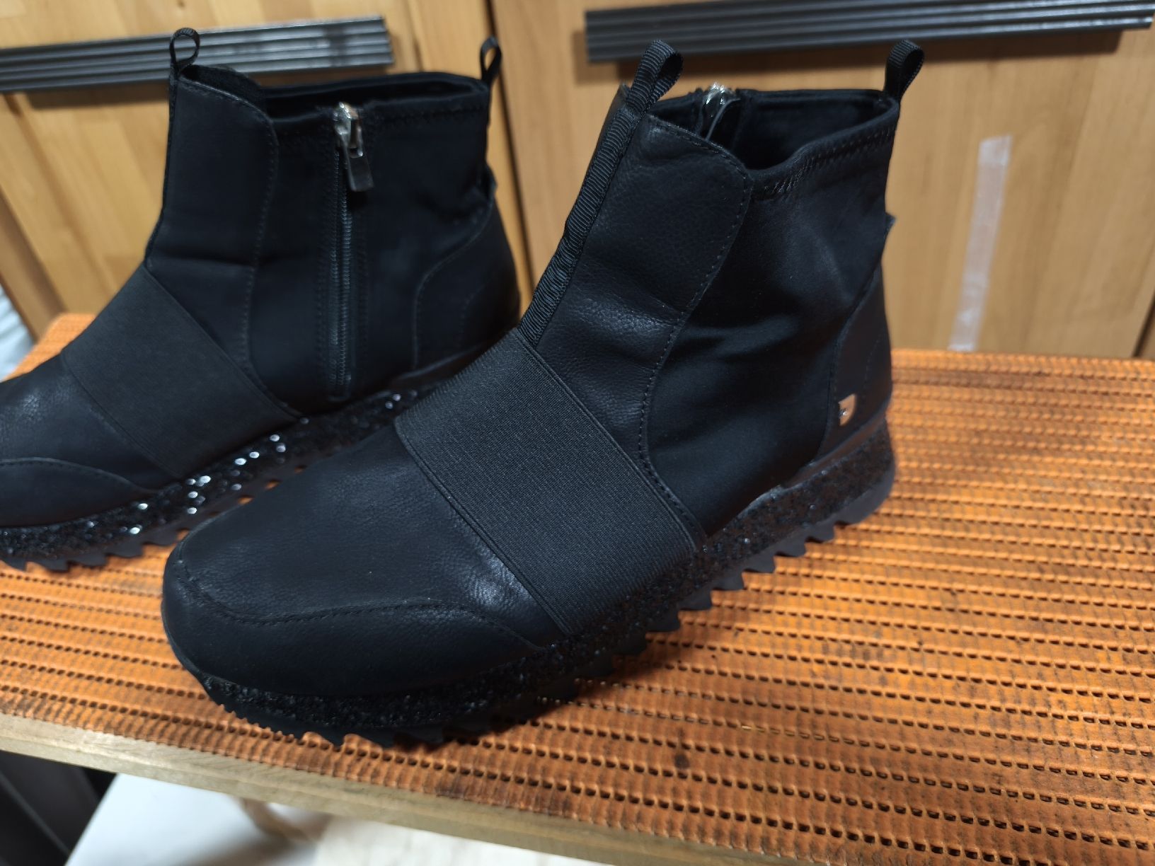 Scarpe da donna: Stivaletti donna  n 40 – Usato da Stabio venduto da anes71