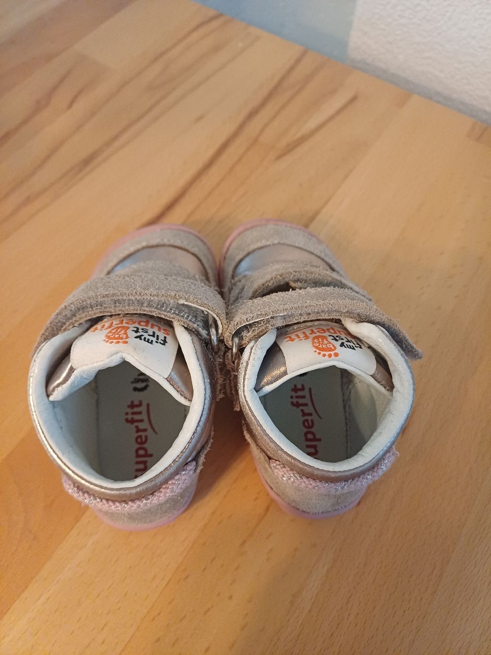 Superfit Scarpe per ragazzi: Superfit Schuhe Grösse 19 – Usato da Walde AG venduto da fashionstyles 4