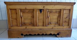 Bahut antique / Antike Truhe