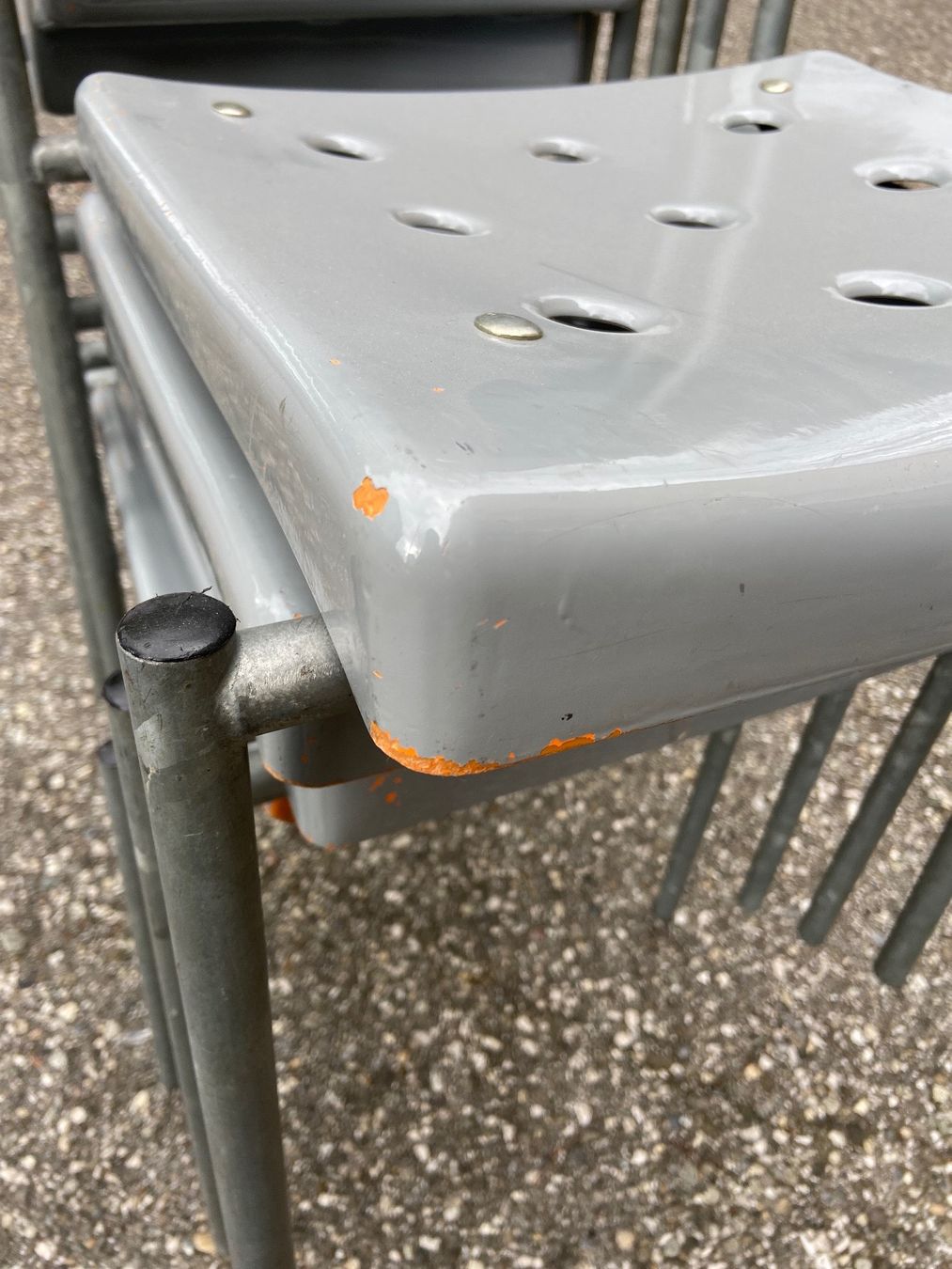Stella Stühle: 5 chaises de jardin Stella grises – Gebraucht aus Lausanne von Plein-de-styles 7