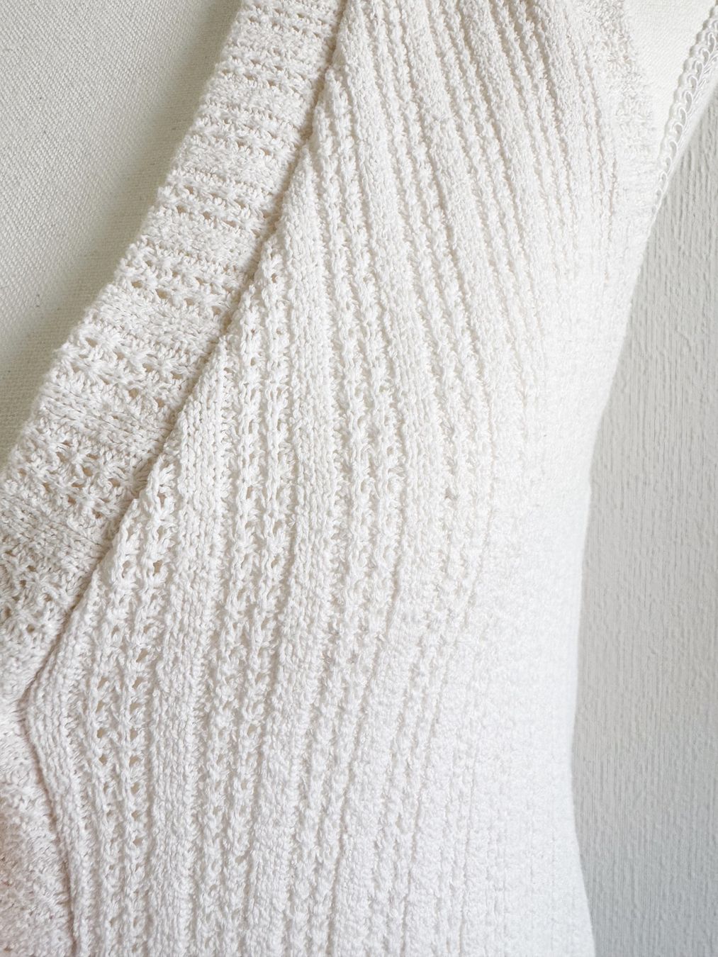 Gilets & Westen: Gilet en maille crème – Gebraucht aus Lausanne von Greenbyaudrey 1