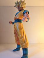 Figurine Dragon Ball Goku Super Saiyan 18cm bon état