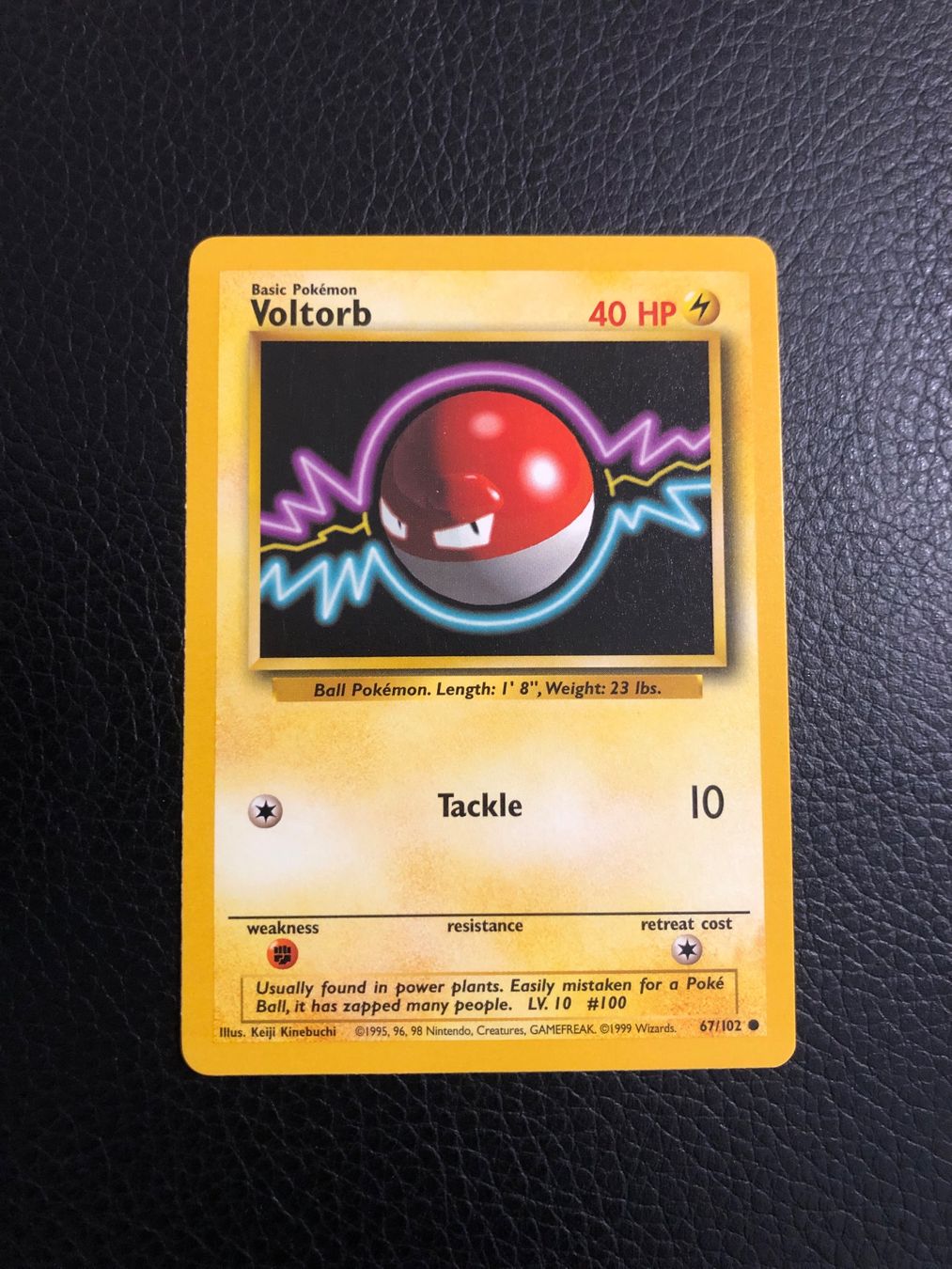 Pokémon Cartes à collectionner: Base Set Voltorb 67/102 Ab 1 – D'occasion à Paradiso par Pkmn10