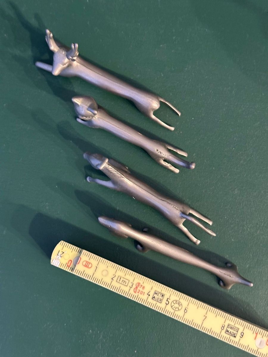 Statuette: 4er Set Messerbänkchen in Tierformat – Usato da Zürich venduto da iva_9svl 3