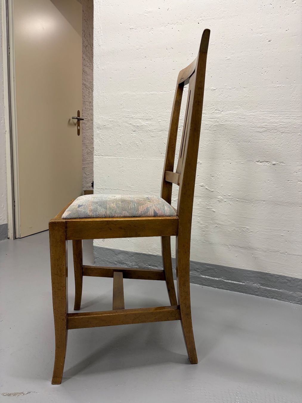 Stühle: 6 Wunderschönen Walnussstühle – Gebraucht aus Basel von pau_c6lw 1