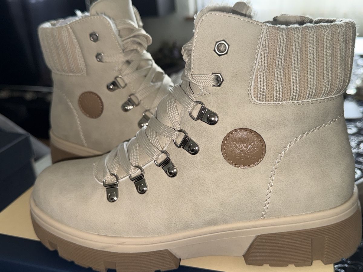 Scarpe da donna: ASHTON AUBRY WINTERSTIEFEL GRÖSSE 39 – Nuovo (secondo la descrizione) da Schlieren venduto da kle_dis 5