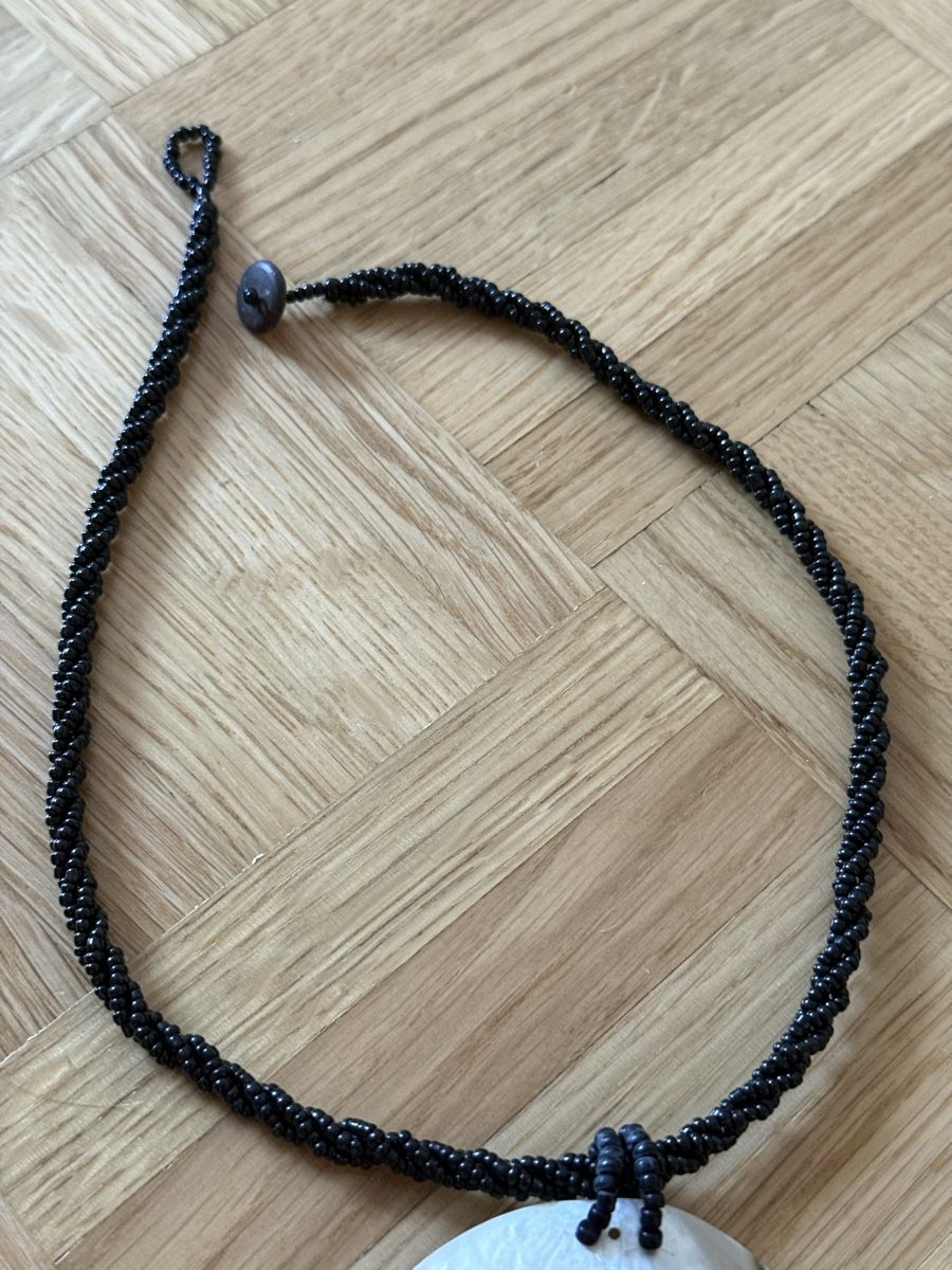 Catenine: Kette Perlmutt-Anhänger rund mit Ausschnitt, Glasperlen – Nuovo (secondo la descrizione) da Zürich venduto da rapido06 4