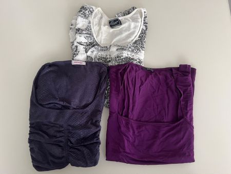 3 schöne Shirt / Top, alle Grösse 38, violett, schwarz/weiss