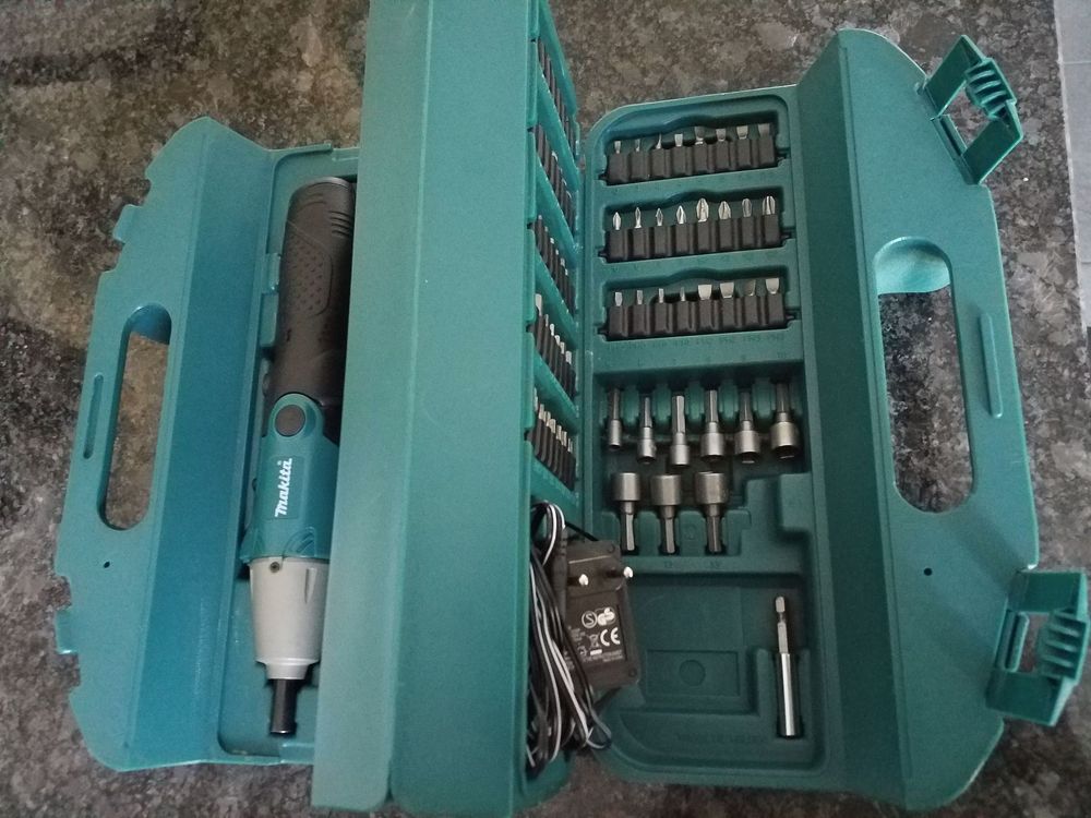 Makita 6722D Akkuschrauber | Kaufen auf Ricardo