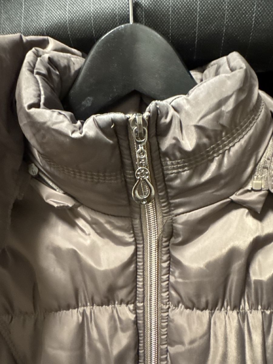 Giacche: Winterjacke mit Kapuze und Pelzimitat, Grösse S – Usato da Eggersriet venduto da Gio_Mag_Stucki 3