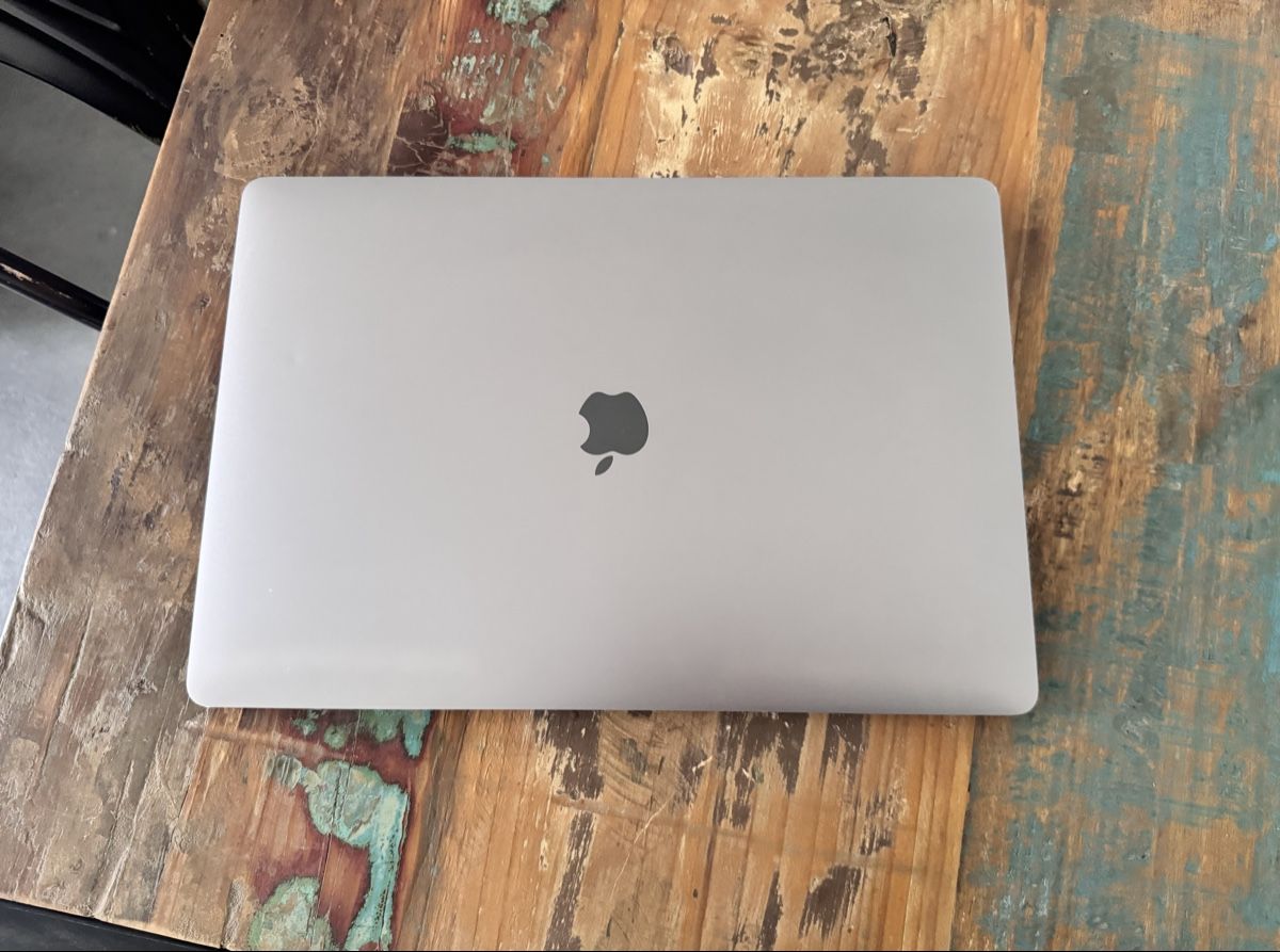 Apple Notebook: MacBook Pro 16“ 2019 – Usato da Eschlikon TG venduto da michelleblueee 1