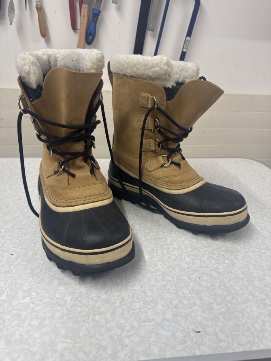 Sorel Chaussures hommes: Sorel Caribou 41-42 – D'occasion à Veyras par Suter_Dany