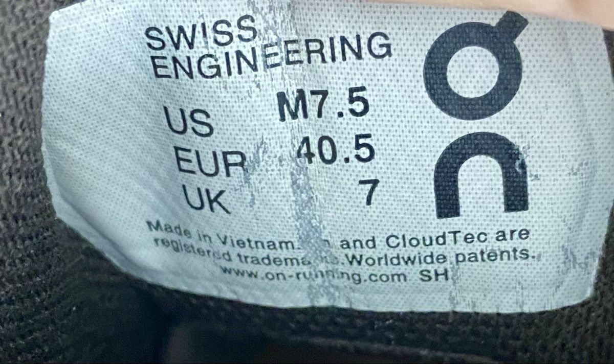 On Scarpe da uomo: Chaussures On Cloud beige imperméable taille 40.5 – Usato da Lausanne venduto da HomeDepose 5