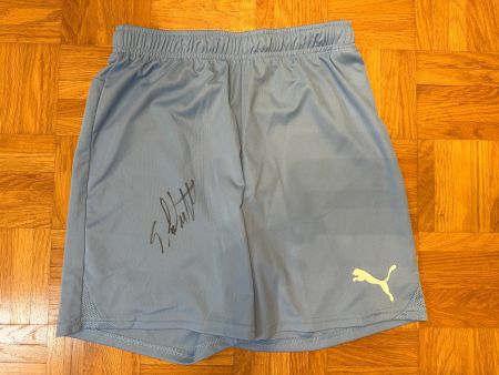 Puma Fussball Short signiert, Gr. 164
