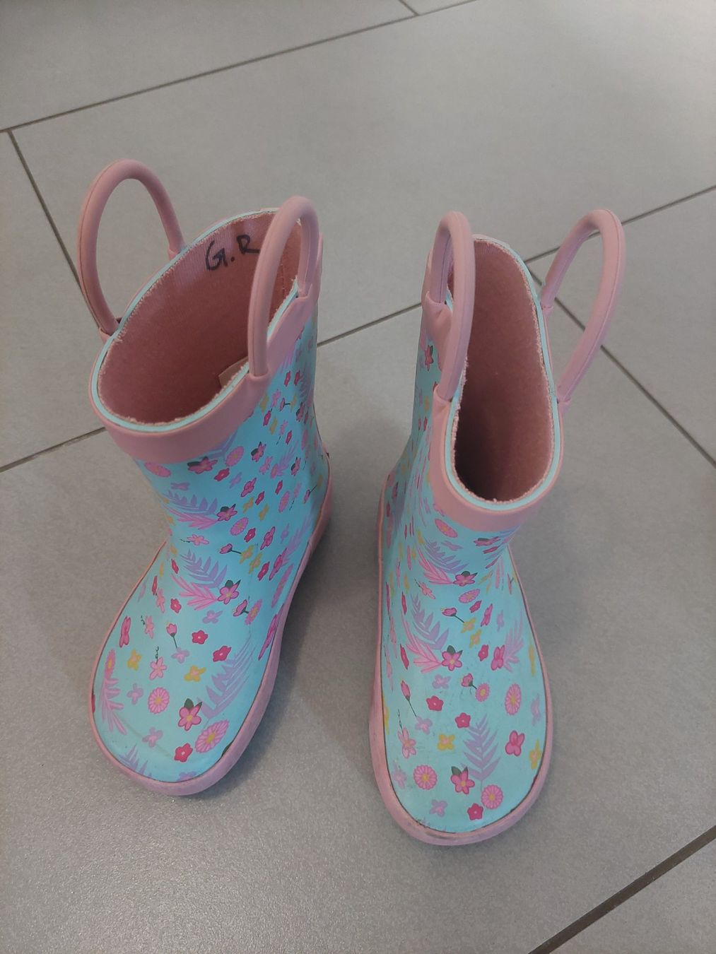 Scarpe per ragazzi: 3 Paar Kinderschuhe Grösse 23 – Usato da Gränichen venduto da JaelRoost 3