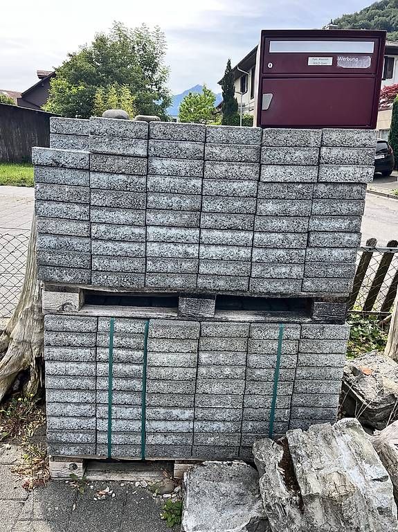 Pierres & tuiles: Sickersteine / Gartensteine – D'occasion à Thun par silibili14