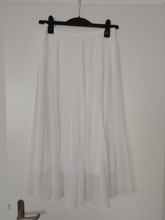 UNIQLO White Pleated Skirt Size M
