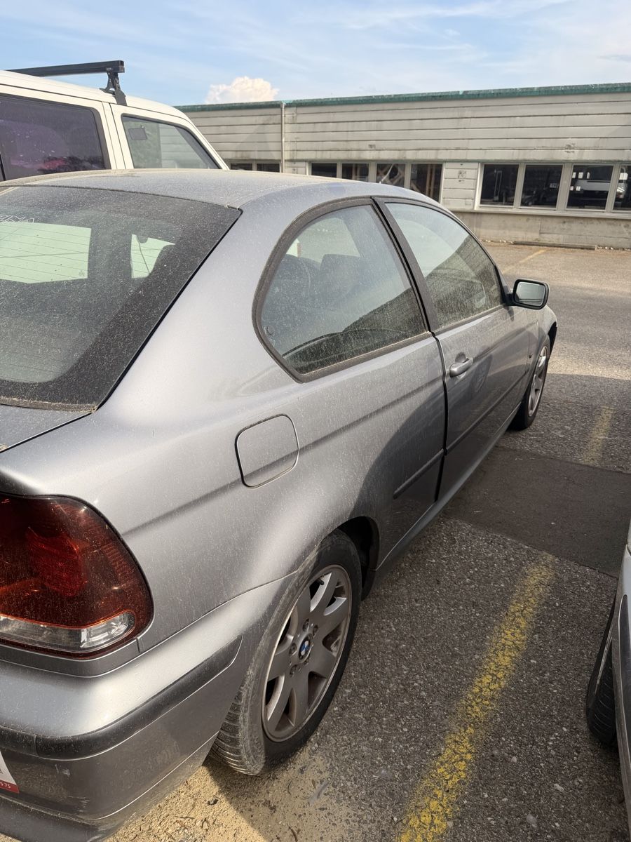 BMW Automobili: BMW 316ti Compact, année 2003, – Usato da Orvin venduto da lio.mau 2
