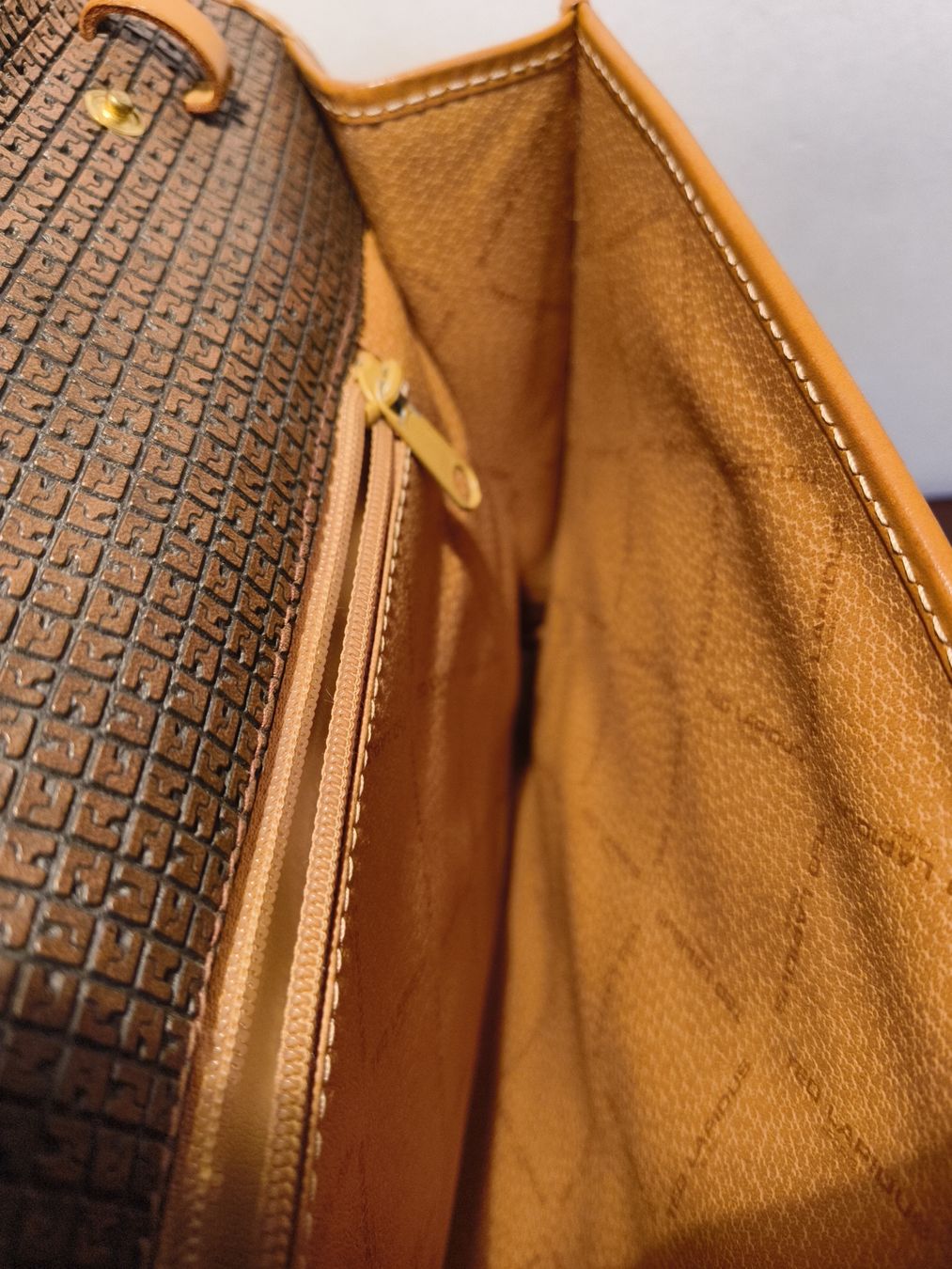 Valigie & Borse: Ted Lapidus Paris Akten Laptop Tasche – Usato da stettlen venduto da VintageBern_ch 5