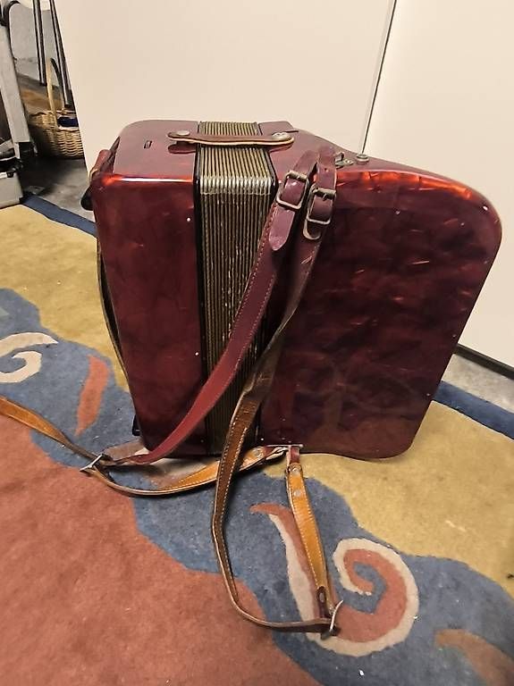 Hohner Musikinstrumente: Akkordeon Hohner – Gebraucht aus Basel von big_2cvp 1