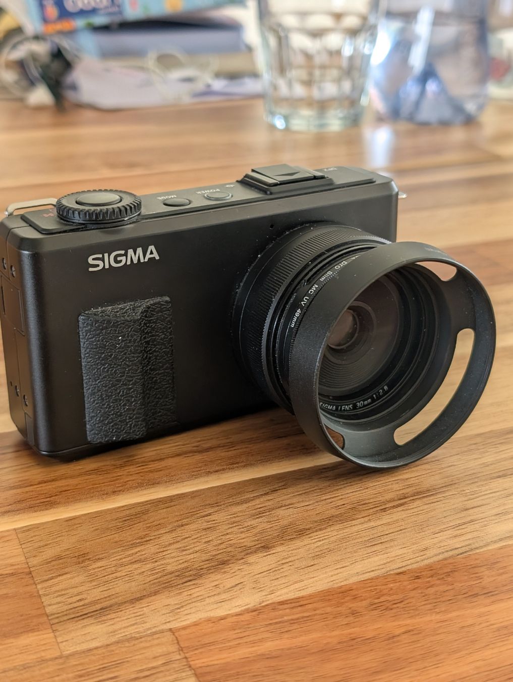 Sigma Kamera: SIGMA DP2 Merrill. Amazing quality. – Gebraucht aus Zürich von Fabiobarbato