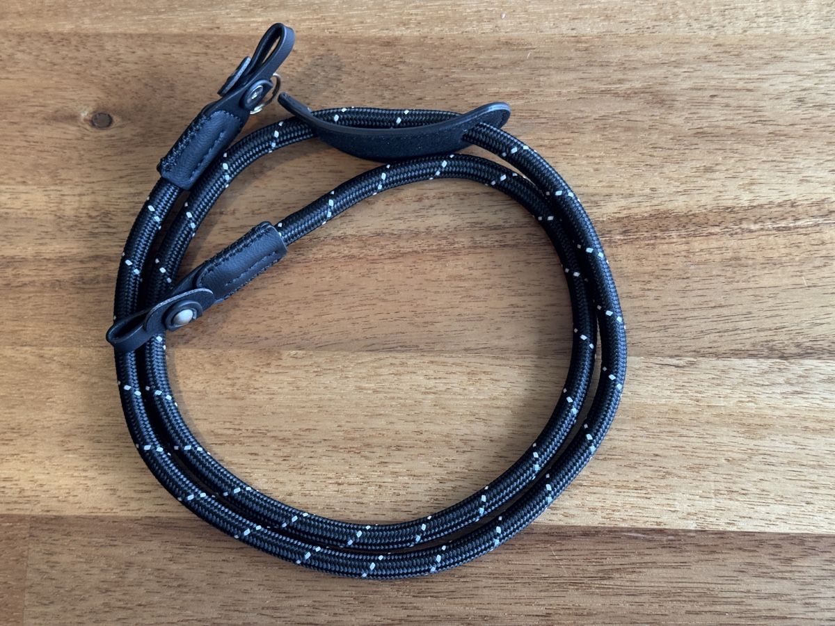 Altri Accessori: SmallRig Kameragurt Seil und Leder Neu, ca 100cm – Nuovo (secondo la descrizione) da Luzern venduto da Ex-Raudi