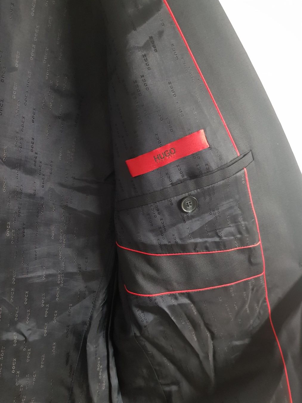 Completi: Hugo Boss Anzug Blazer – Usato da Hermetschwil-Staffeln venduto da Tamara1008 2