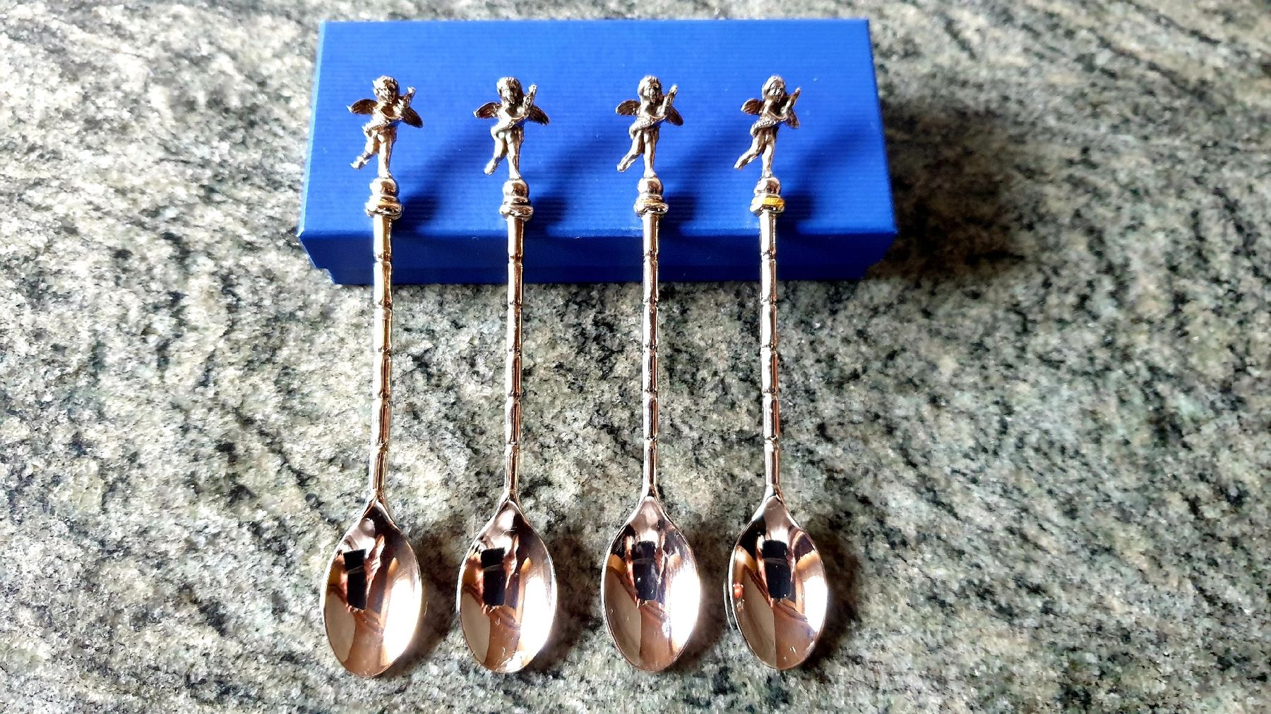 Cucchiai: SOUVENIRLÖFFEL - ENGELMOTIV – Nuovo e nell'imballaggio originale da Wengi b. Büren venduto da Ot1000