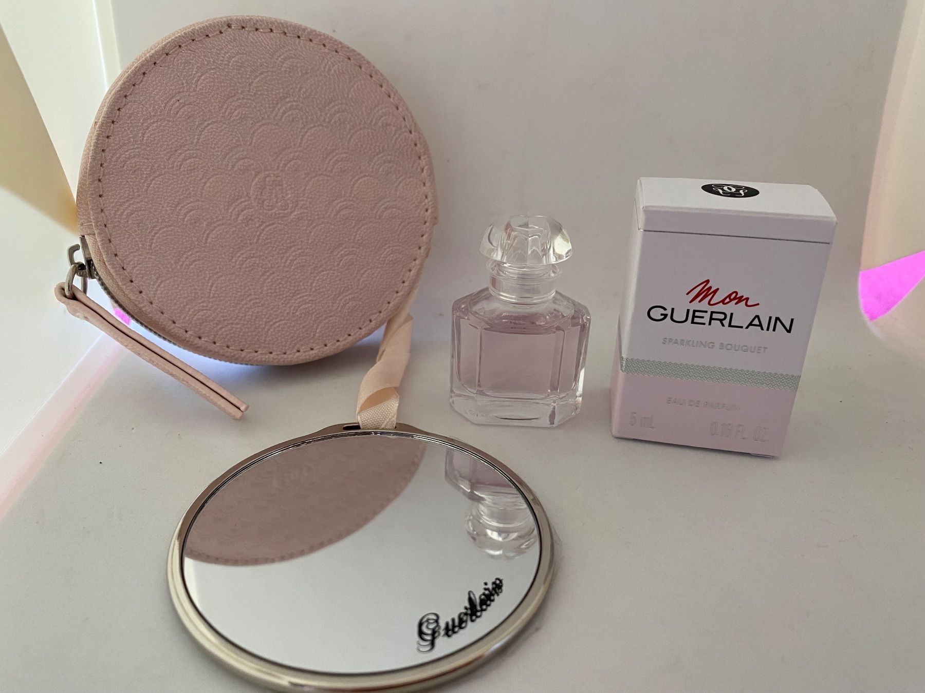 Guerlain Profumi & Eau de Toilette: Mon Guerlain miniature et miroir – Nuovo e nell'imballaggio originale da Bouveret venduto da wes_7zll