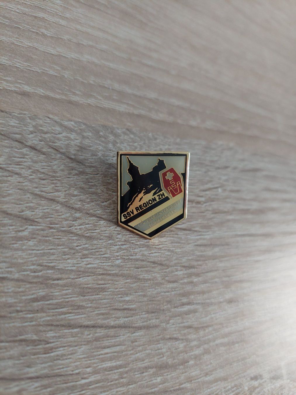 Placchette & Badge: PIN – Nuovo e nell'imballaggio originale da Feuerthalen venduto da wasbaer