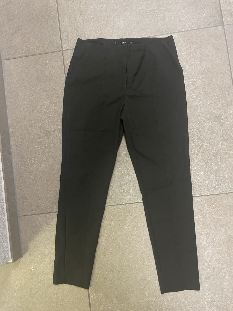 Zara Pantaloni: Pantaloni MANGO 40 verdi scuro – Usato da murten venduto da Ester09